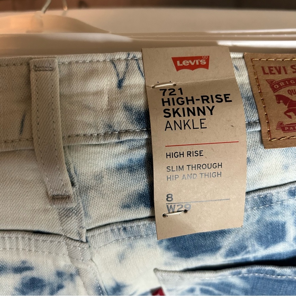 Levi's High Rise Skinny Ankle Jeans - Picture 14 of 15